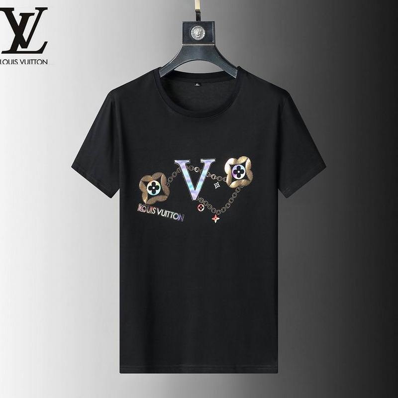 Louis Vuitton Men's T-shirts 122